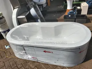 White Oval Enclosed Freestanding Bathtub