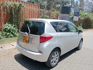 Toyota Ractis 2012 Silver