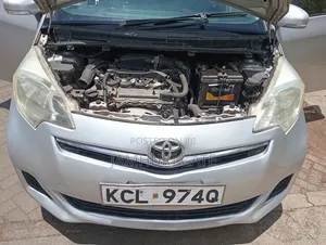 Toyota Ractis 2012 Silver