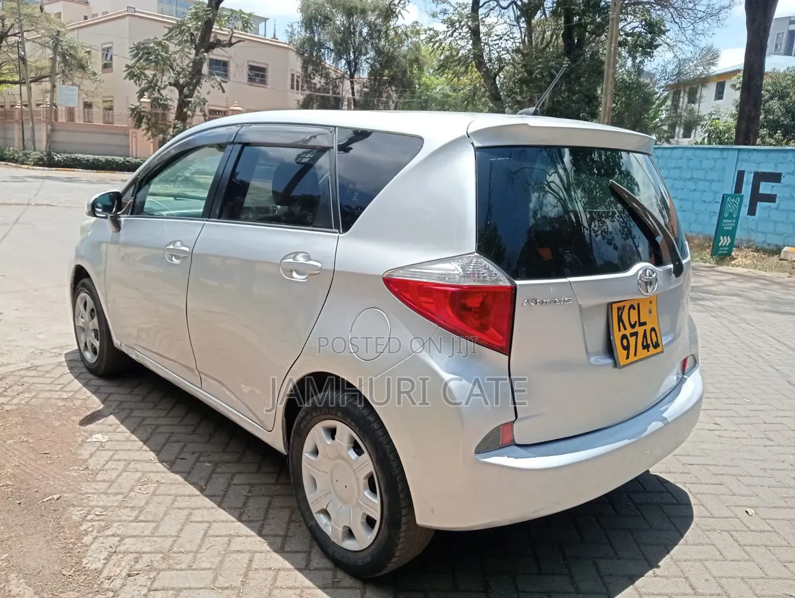 Toyota Ractis 2012 Silver