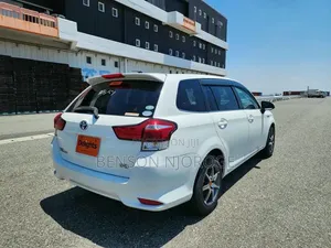 Toyota Corolla Fielder 1.5 Hybrid FWD 2019 White