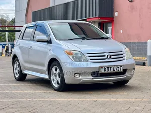 Toyota IST 2007 Silver