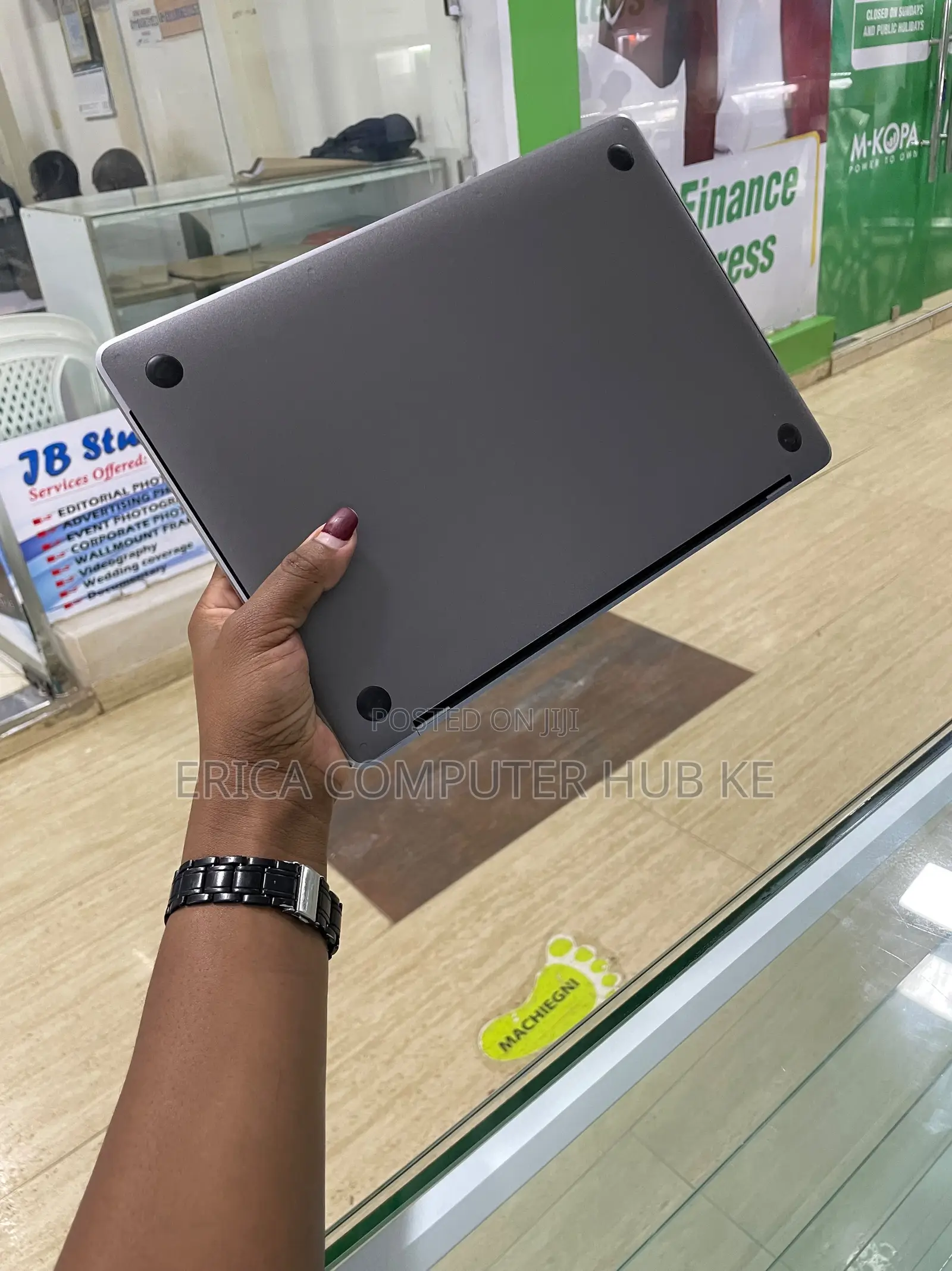 Laptop Apple MacBook Pro 2017 16GB Intel Core i7 SSD 256GB