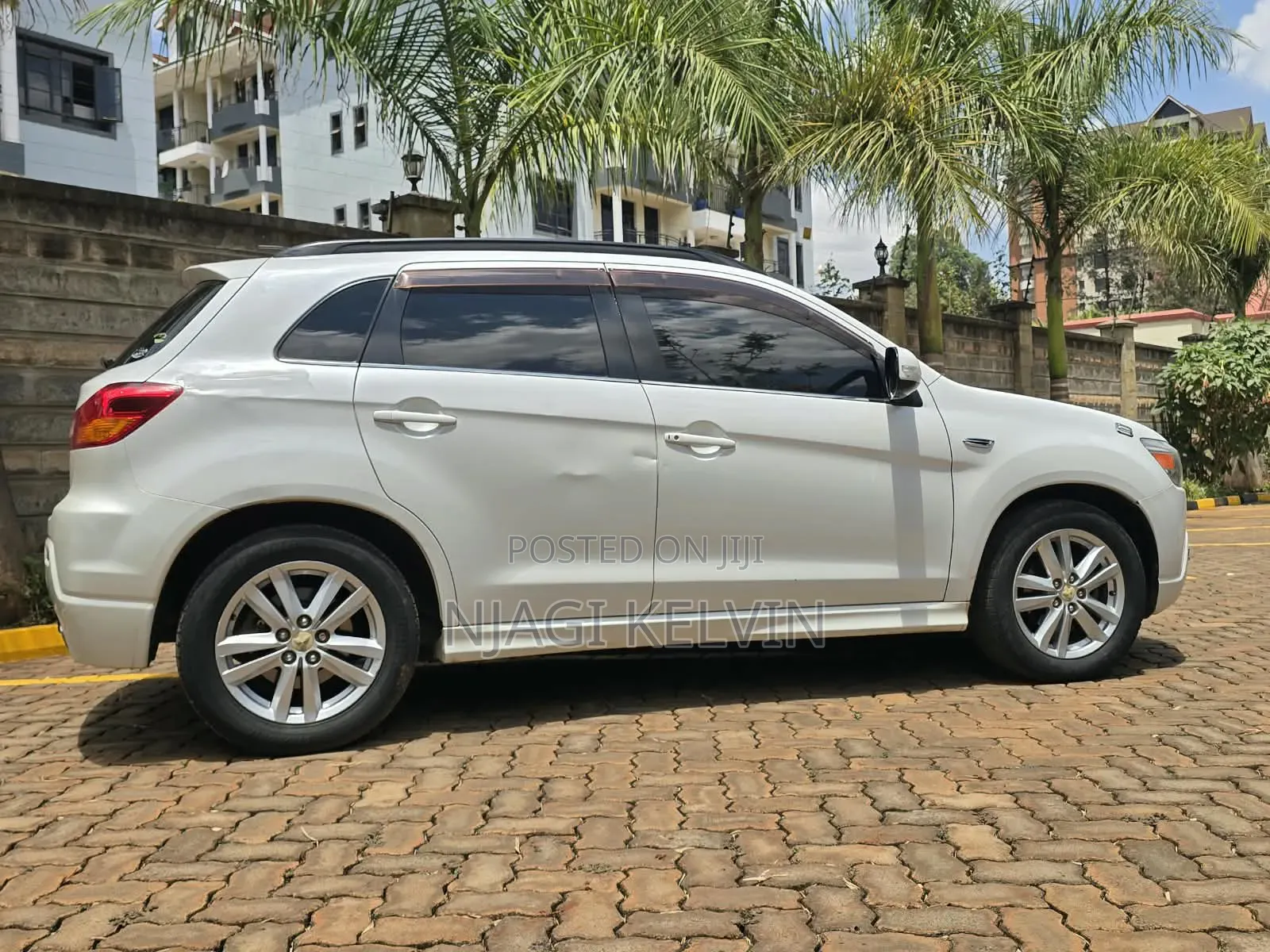 Mitsubishi RVR 2013 White