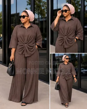 Soft Pleats Bold Elegance 2pc Set. Good Quality