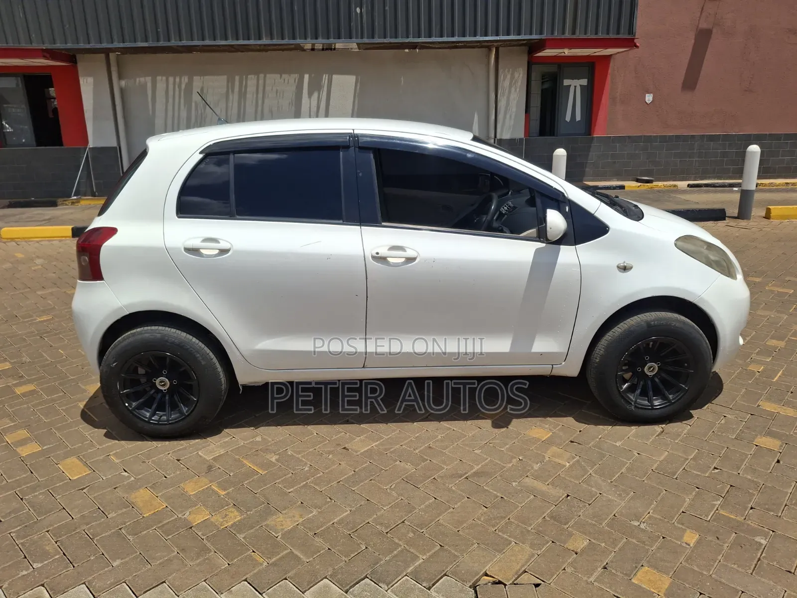 Toyota Vitz 1.0 FWD 3dr 2007 White