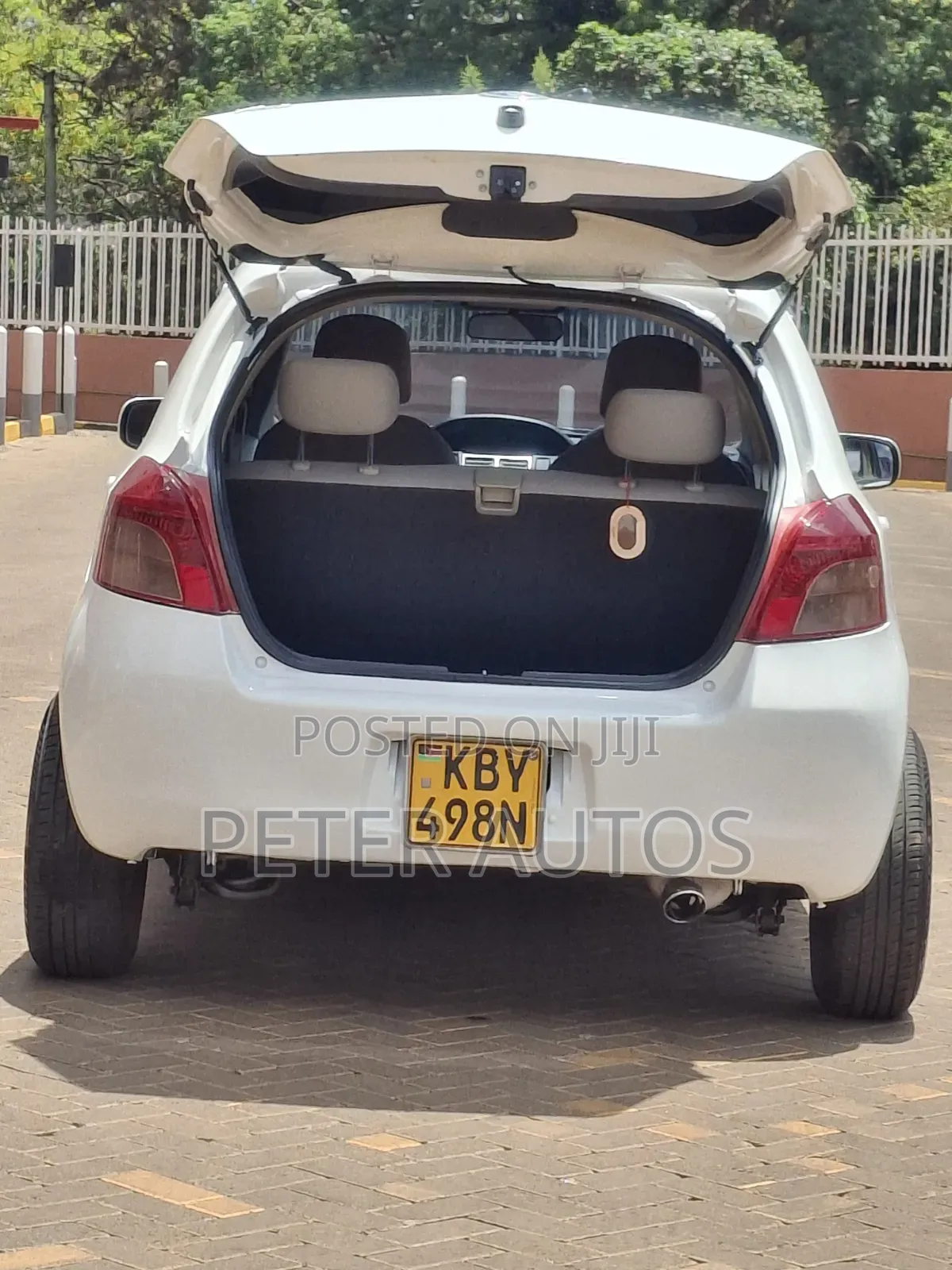Toyota Vitz 1.0 FWD 3dr 2007 White
