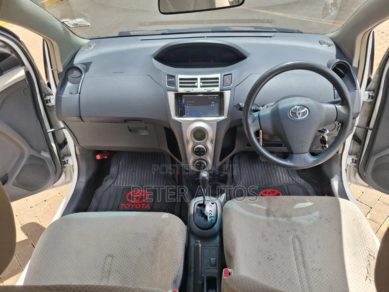 Toyota Vitz 1.0 FWD 3dr 2007 White