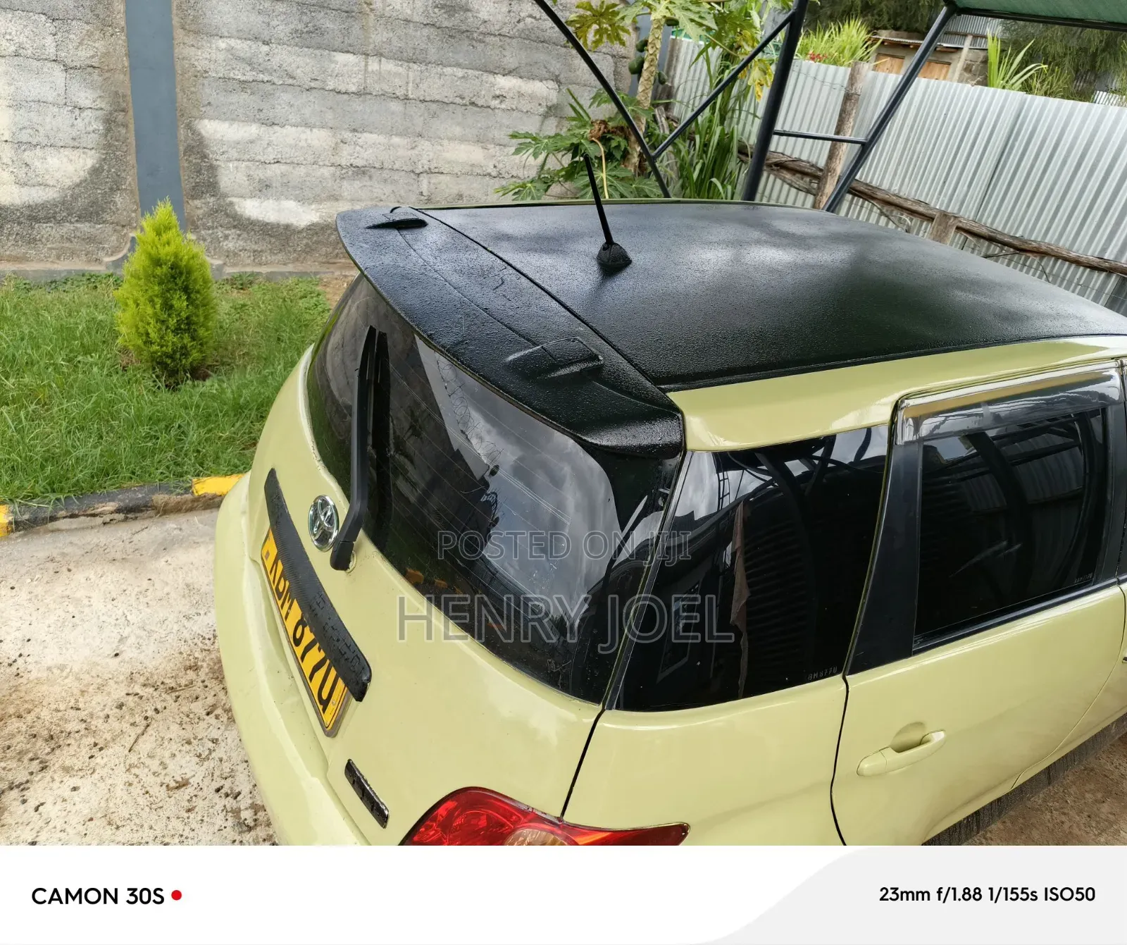 Toyota IST 2005 Yellow