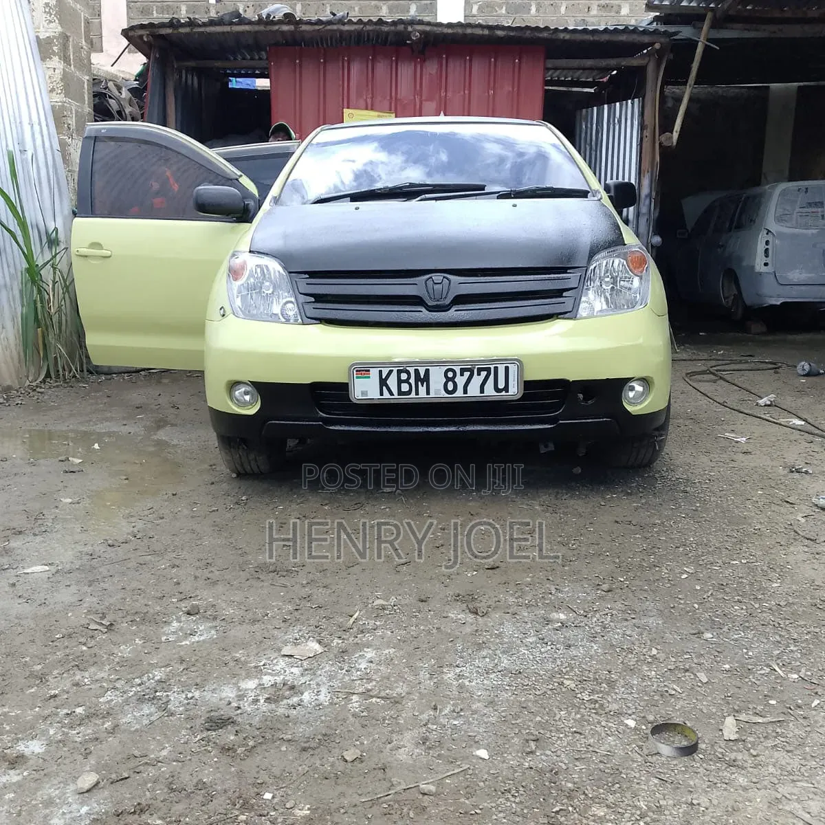 Toyota IST 2005 Yellow