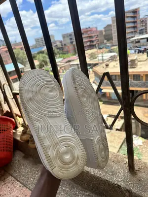 White Nike Air Force 1 Sneakers – Worn Once