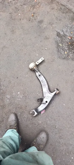 Control Arm Nissan Teana Old Model