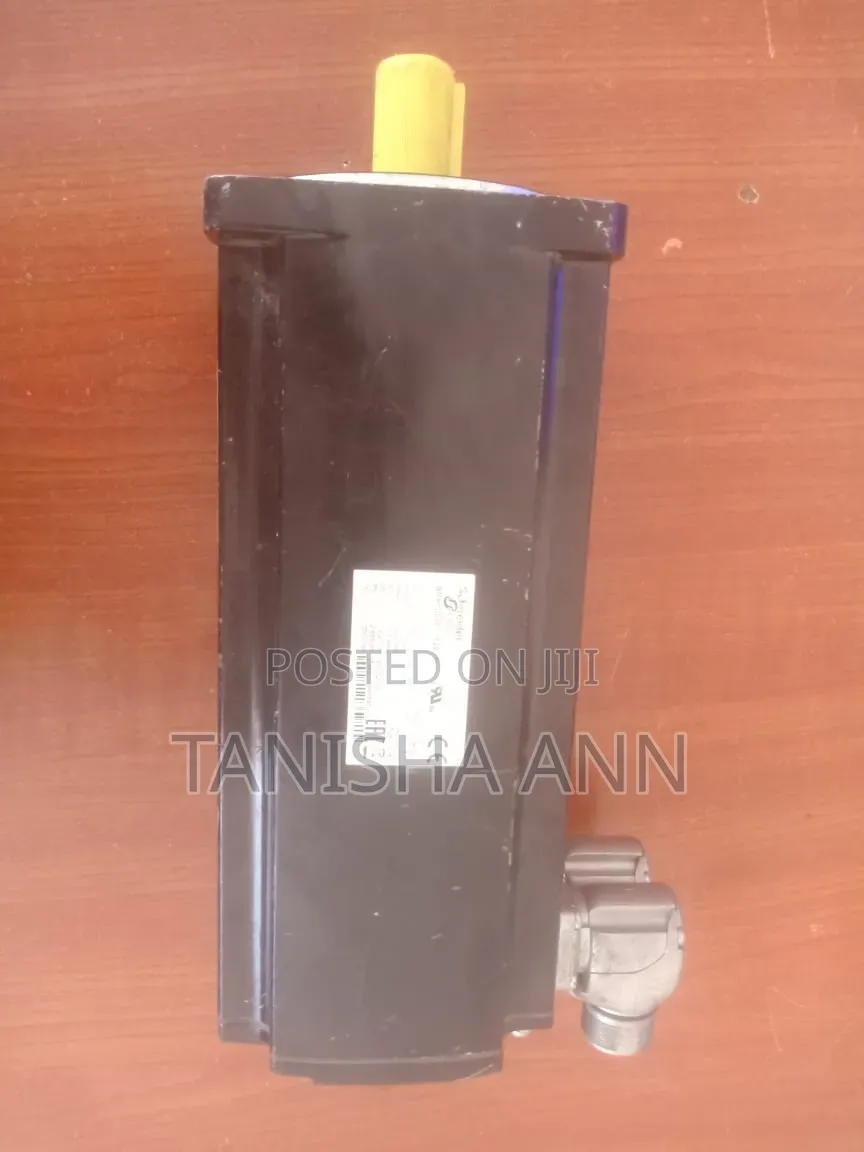 Schneider Electric Servo Motor BMH1003P11F2A