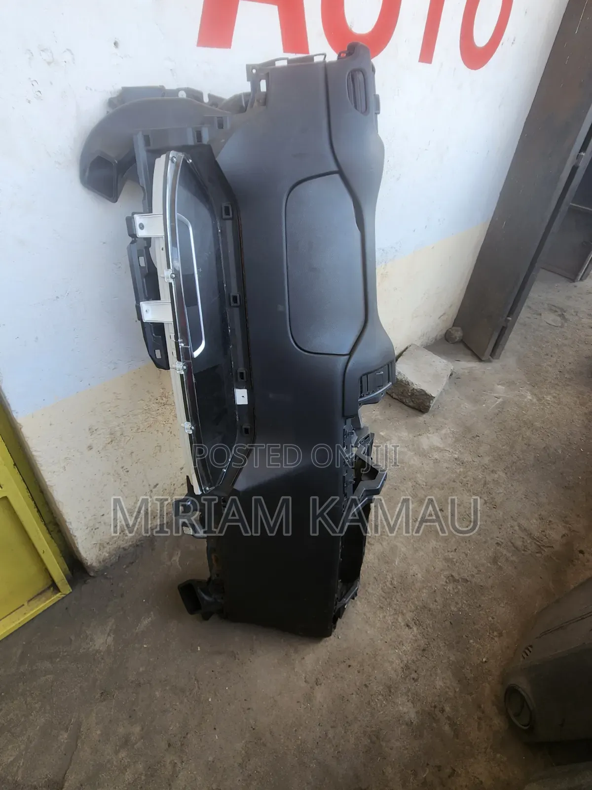 Dashboard Nissan Serena