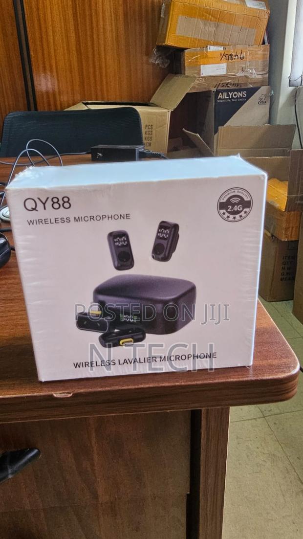 Qy88 Wireless Microphone