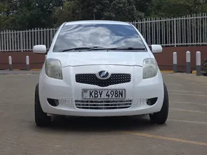 Toyota Vitz 2006 White