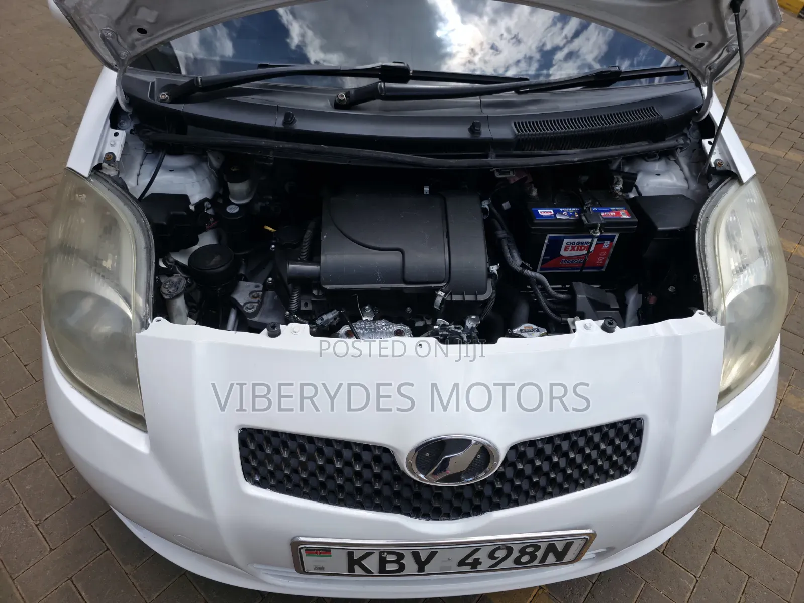 Toyota Vitz 2006 White