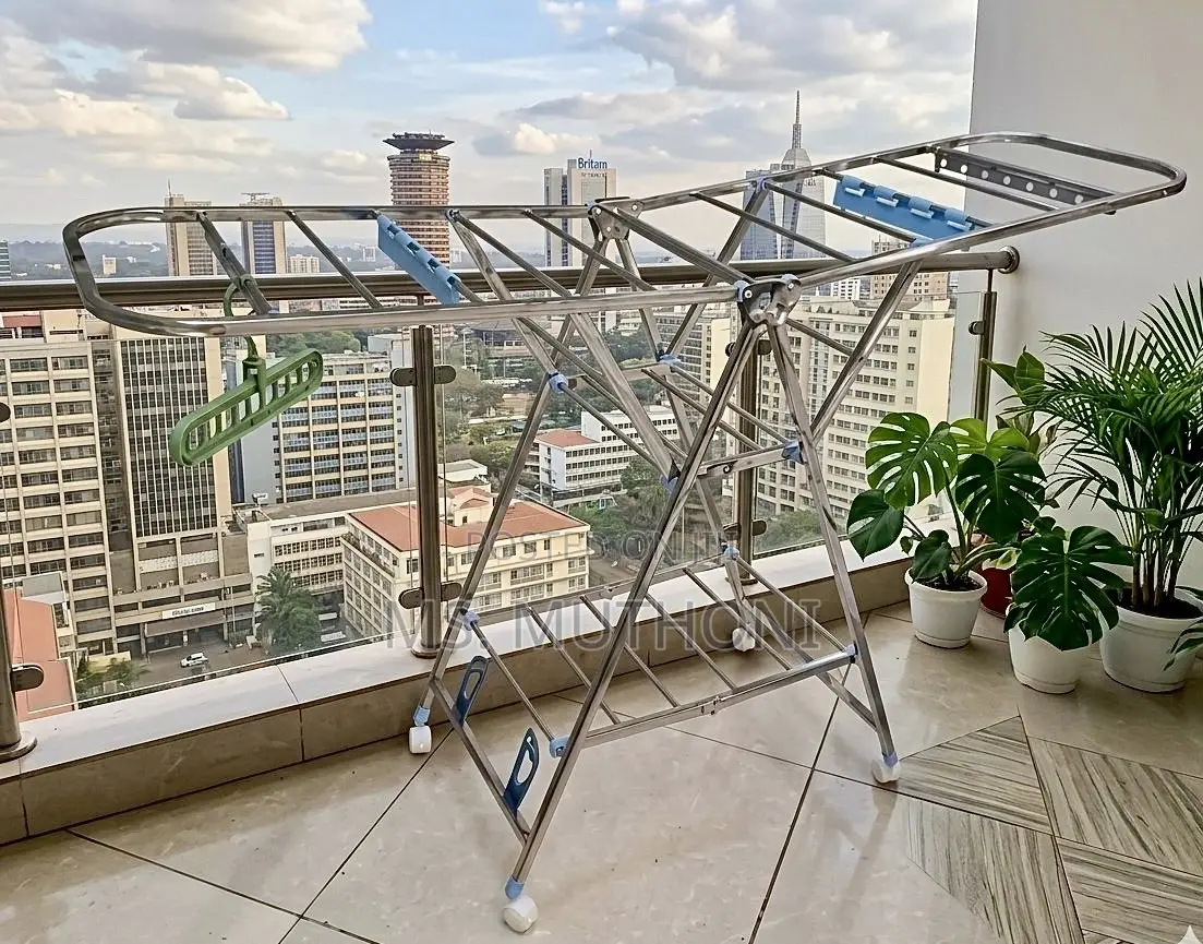 Movable Dual-Wing Clothing Hanger Station