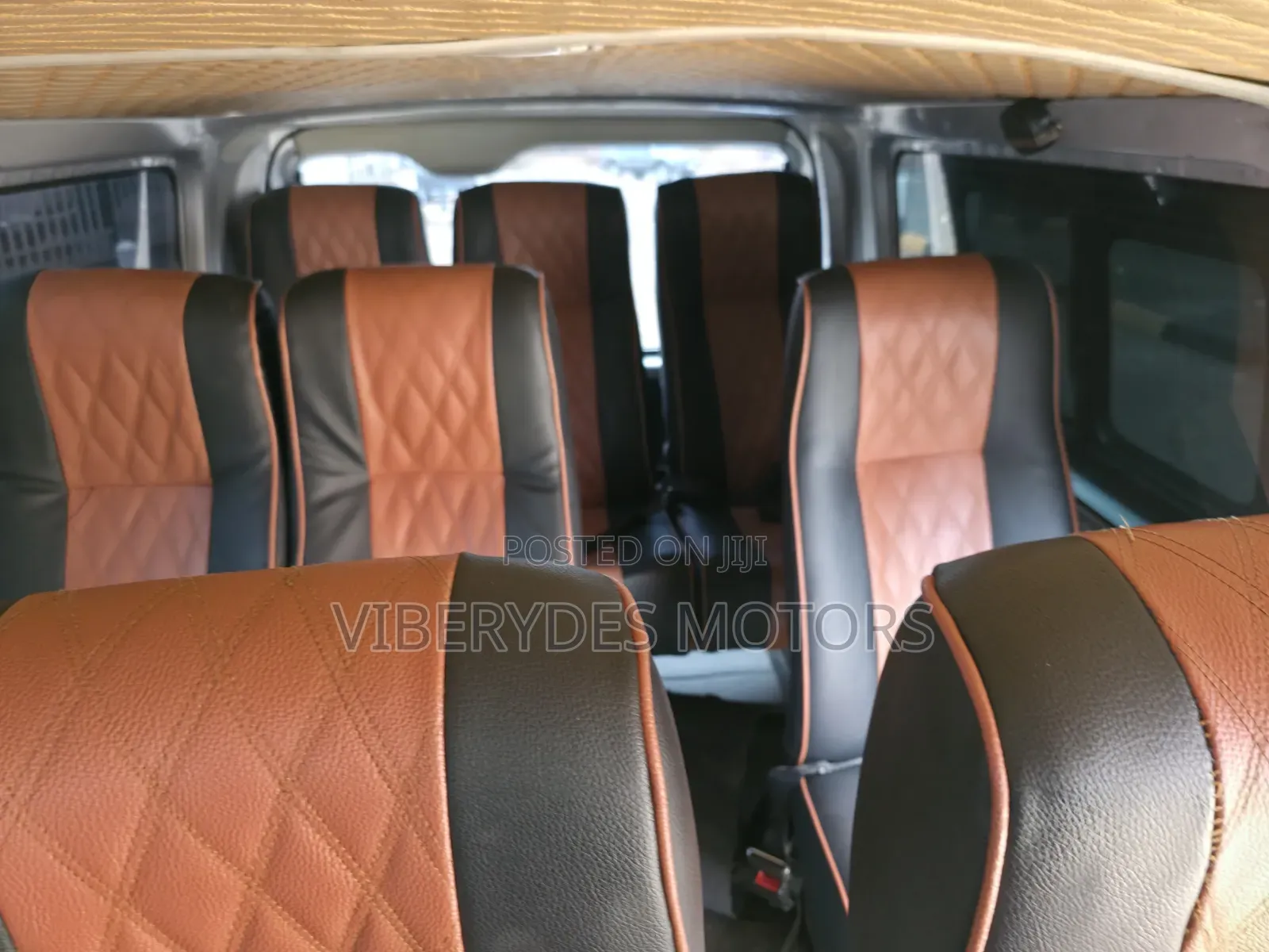 Toyota HiAce 2014 Silver