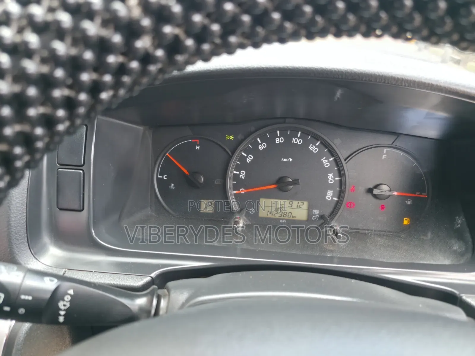 Toyota HiAce 2014 Silver
