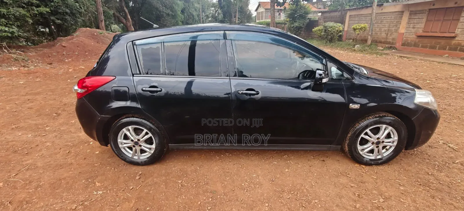Nissan Tiida 1.5L 16V 2010 Black