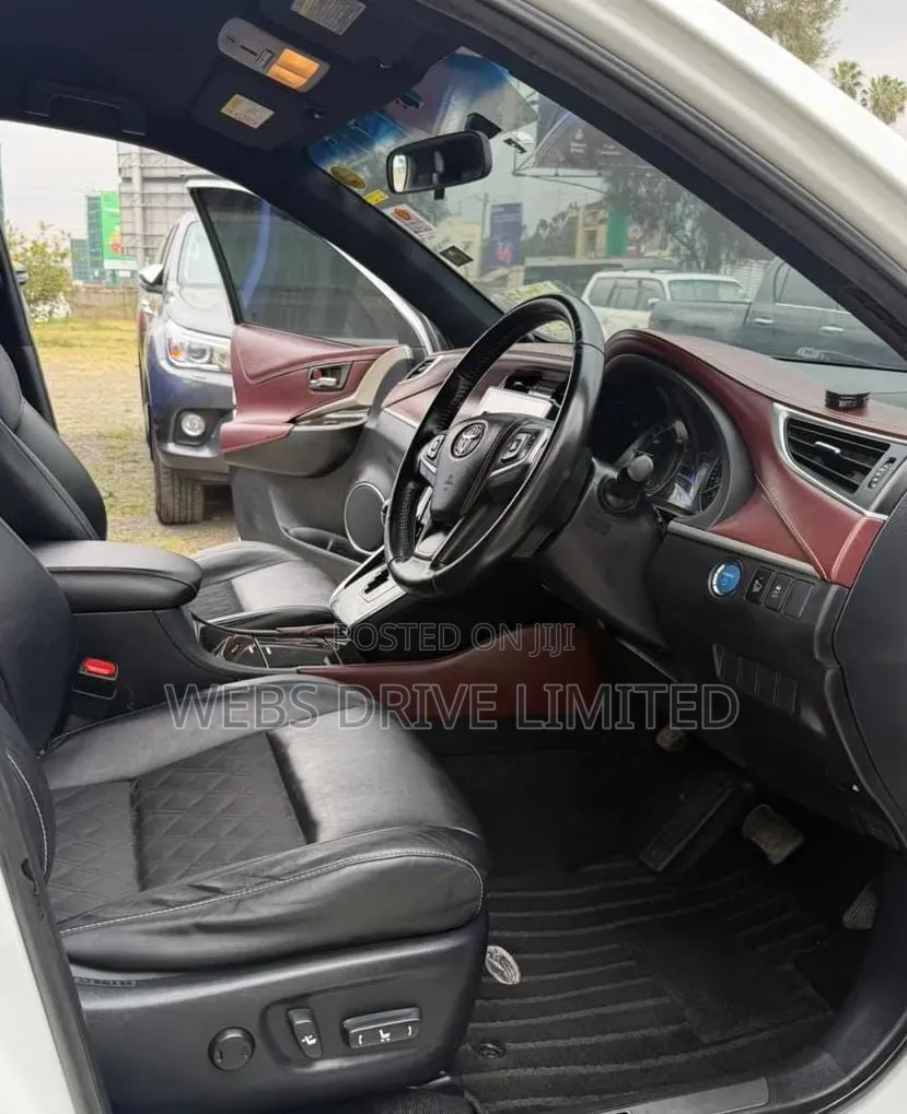 Toyota Harrier 2.5 Hybrid 4WD 2014 White