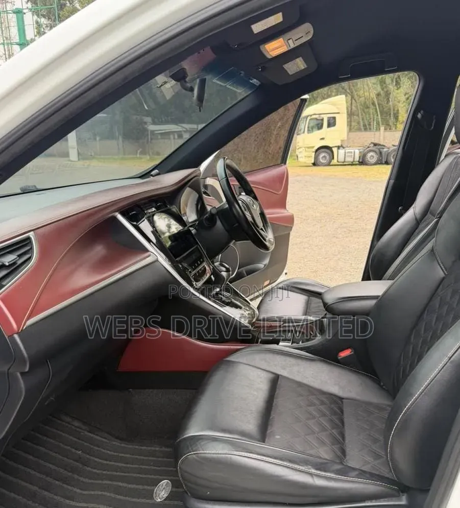 Toyota Harrier 2.5 Hybrid 4WD 2014 White