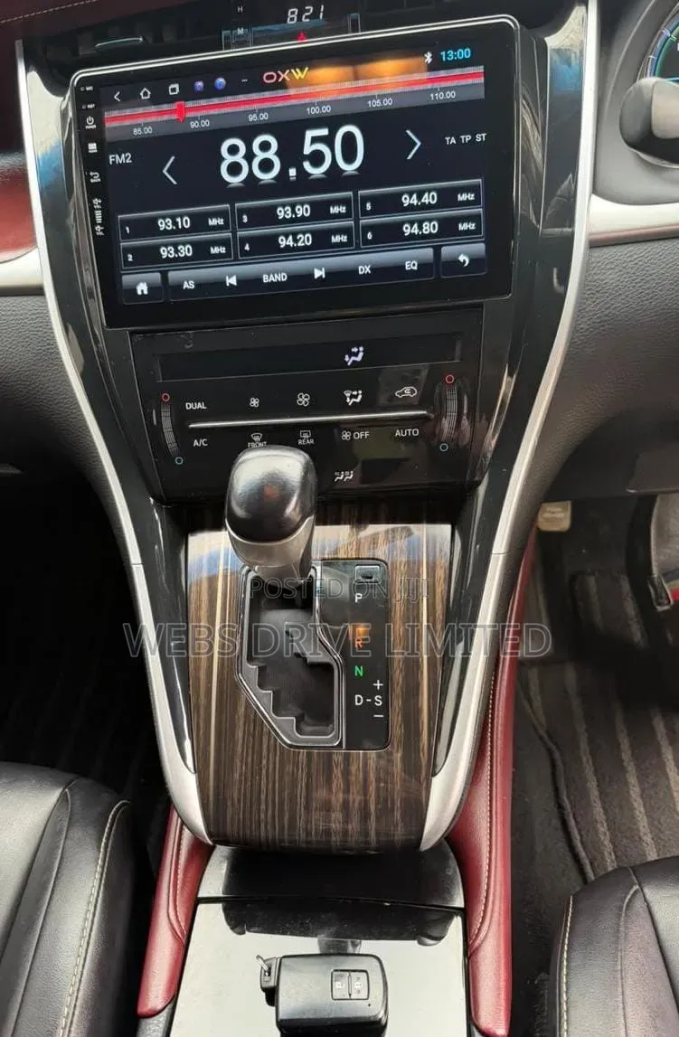 Toyota Harrier 2.5 Hybrid 4WD 2014 White