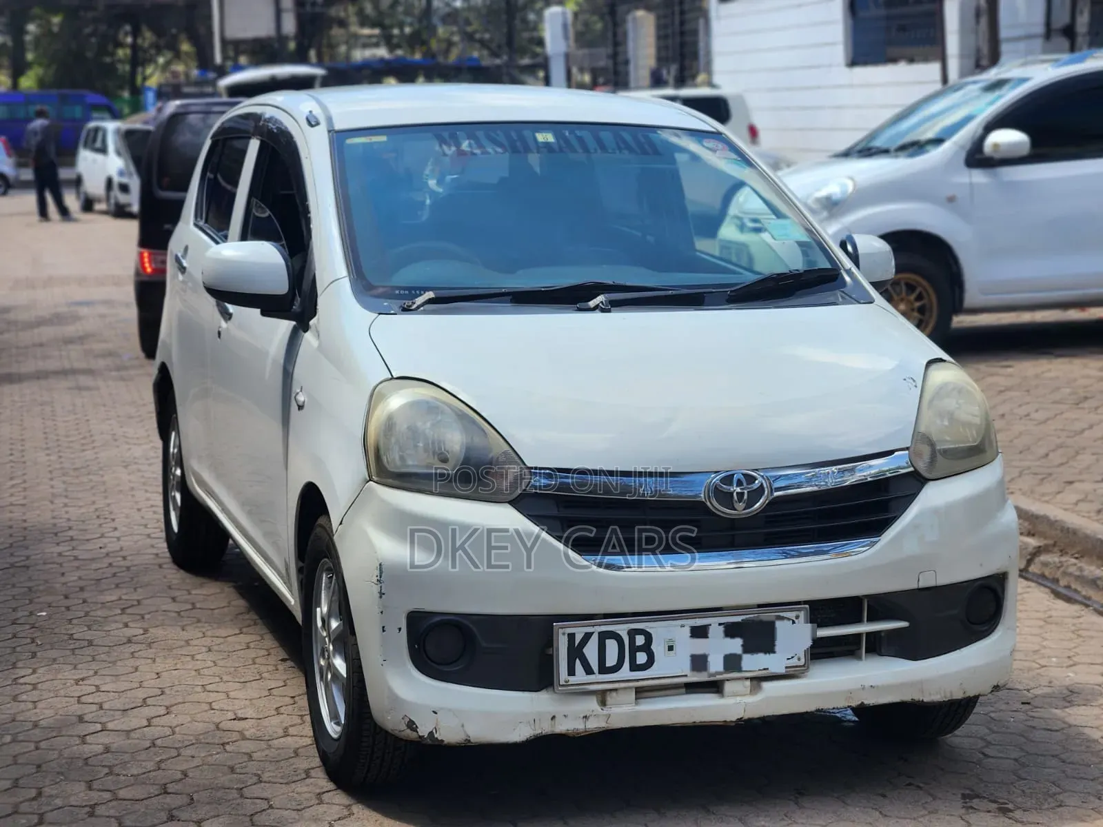Toyota Pixis 2014 White