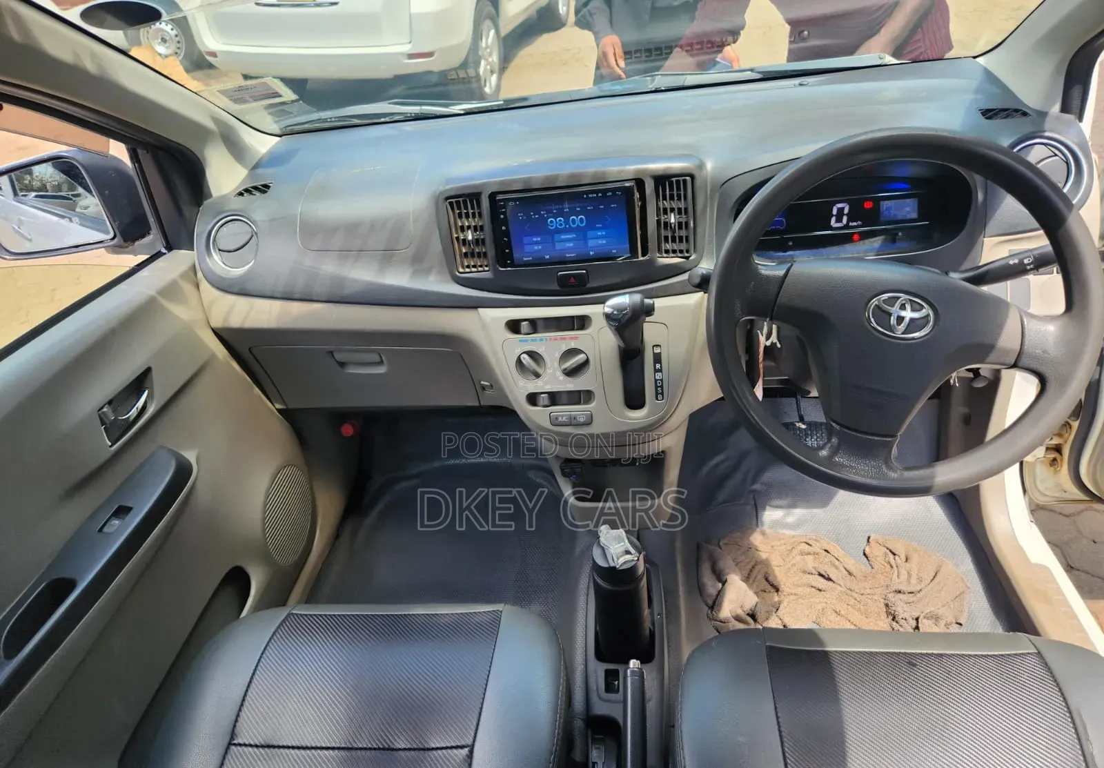 Toyota Pixis 2014 White