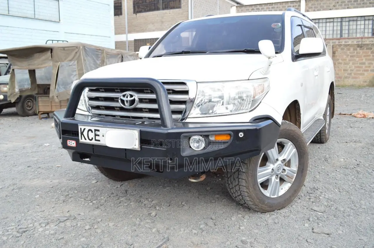 Toyota Land Cruiser 4.6 V8 ZX 2013 White