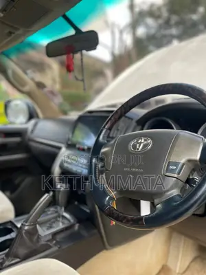 Toyota Land Cruiser 4.6 V8 ZX 2013 White