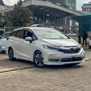 Honda Fit Shuttle 1.5 Hybrid 2WD 2019 White