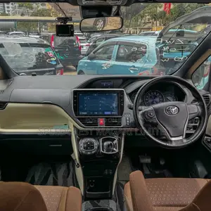 Toyota Noah 1.8 FWD Hybrid (7 seater) 2019 Brown