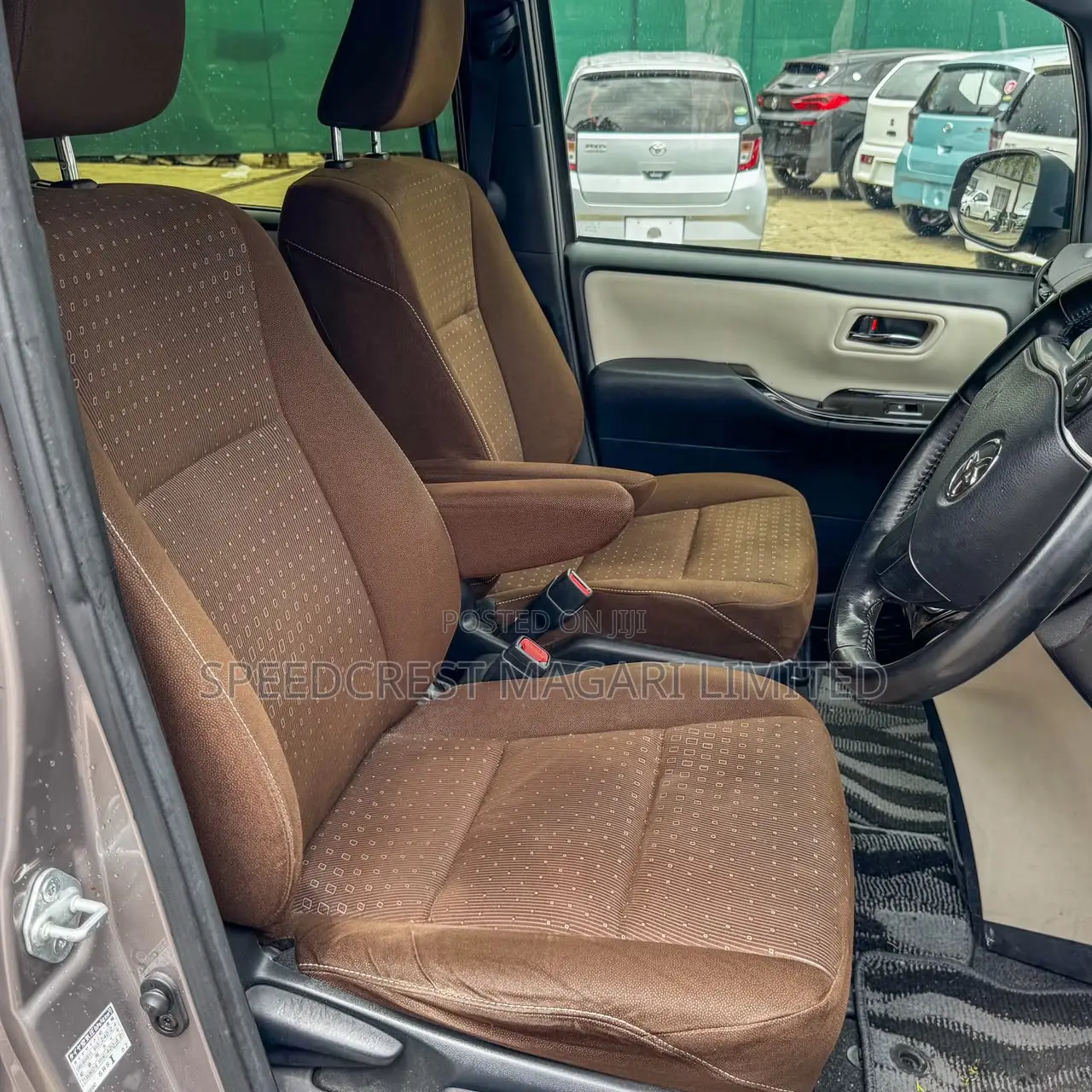 Toyota Noah 1.8 FWD Hybrid (7 seater) 2019 Brown