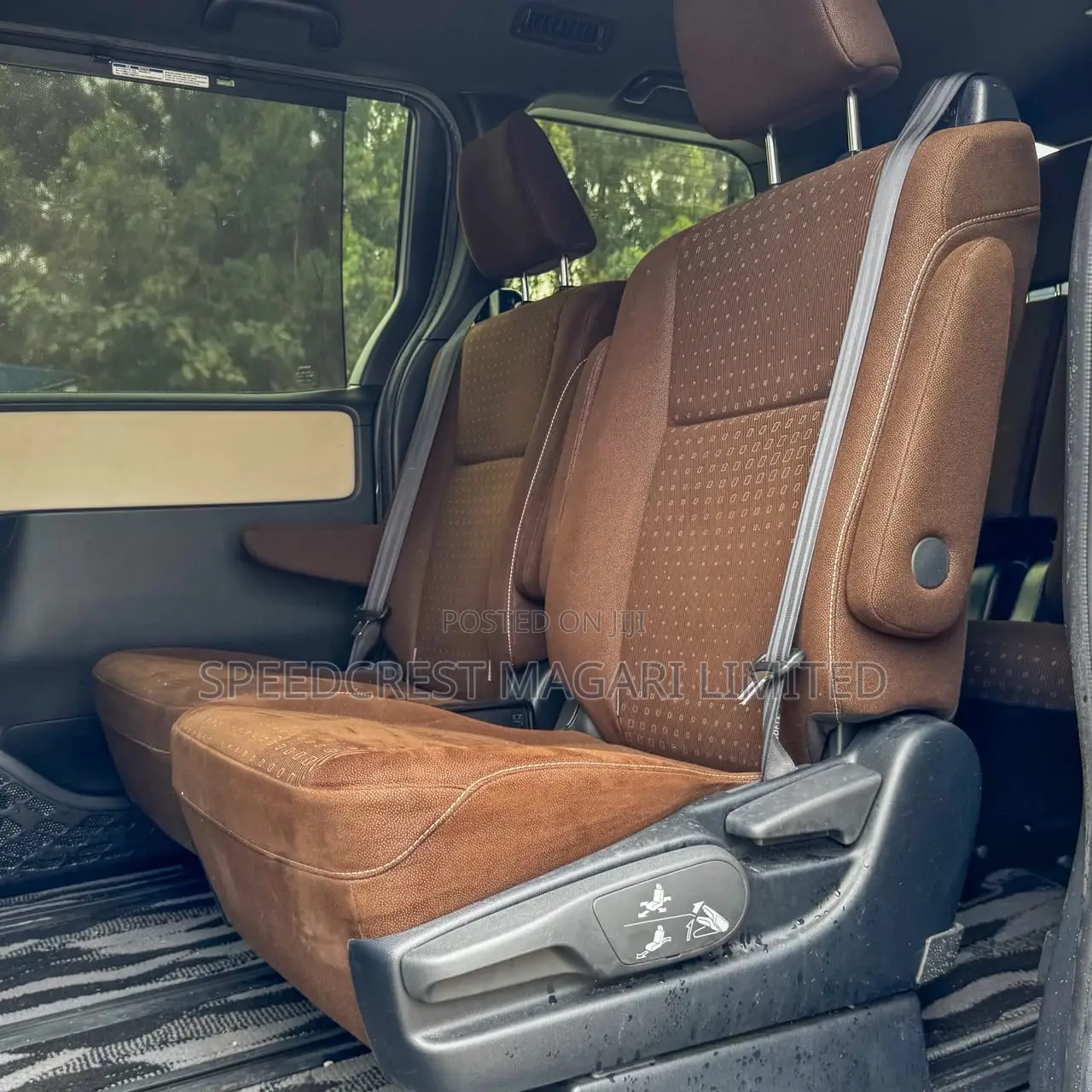 Toyota Noah 1.8 FWD Hybrid (7 seater) 2019 Brown