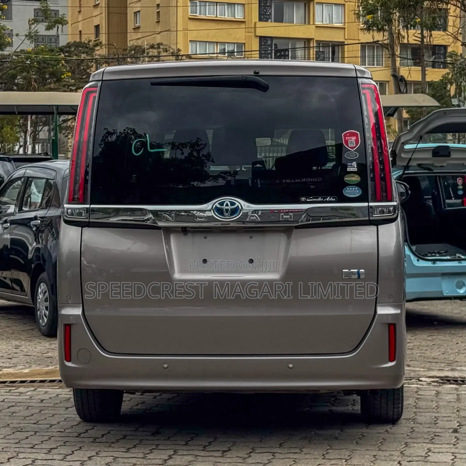 Toyota Noah 1.8 FWD Hybrid (7 seater) 2019 Brown