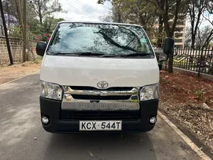 Toyota HiAce 2013 White
