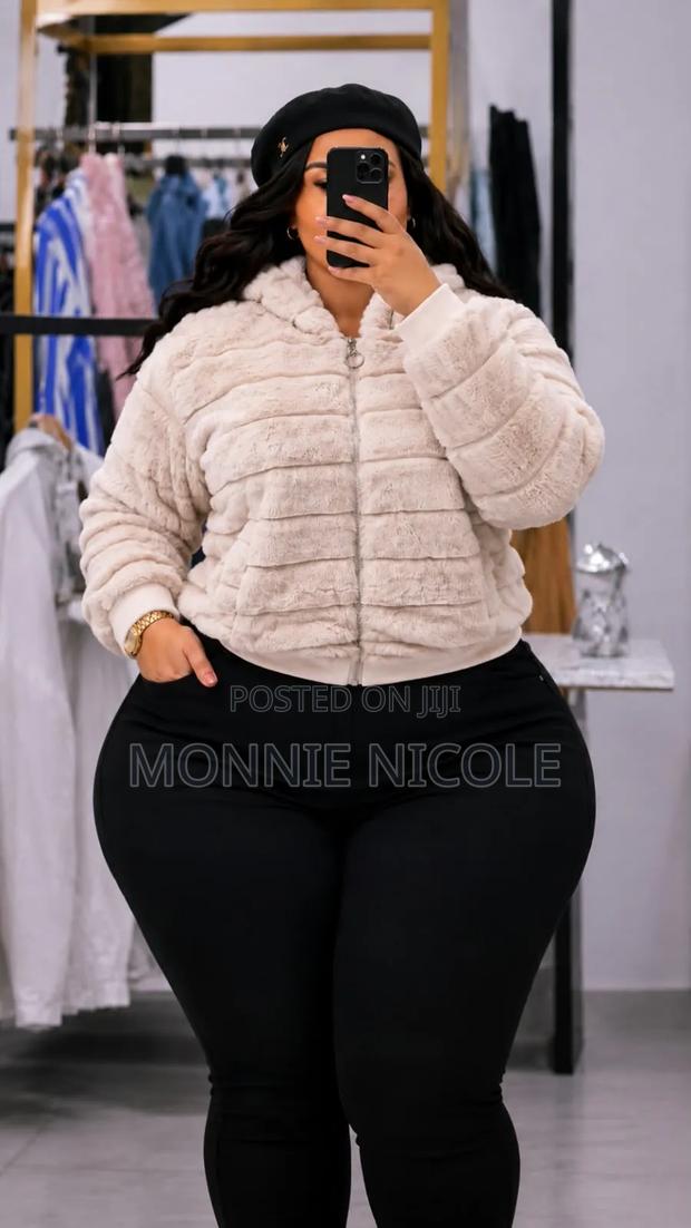 Warm Women Fleece Jacket. - thumbnail 2