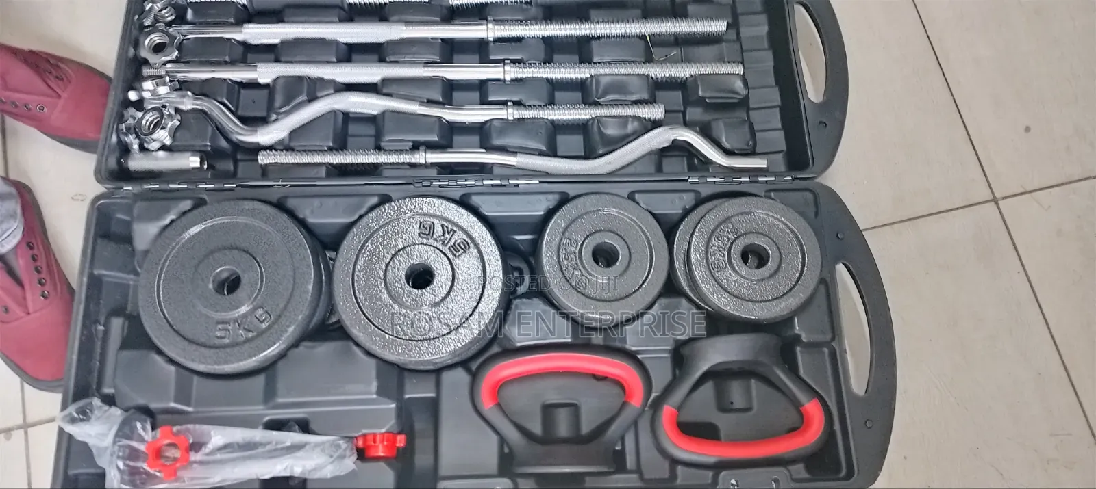 58KG Adjustable Dumbbell and Barbell Set With Case. (58Kg York)
