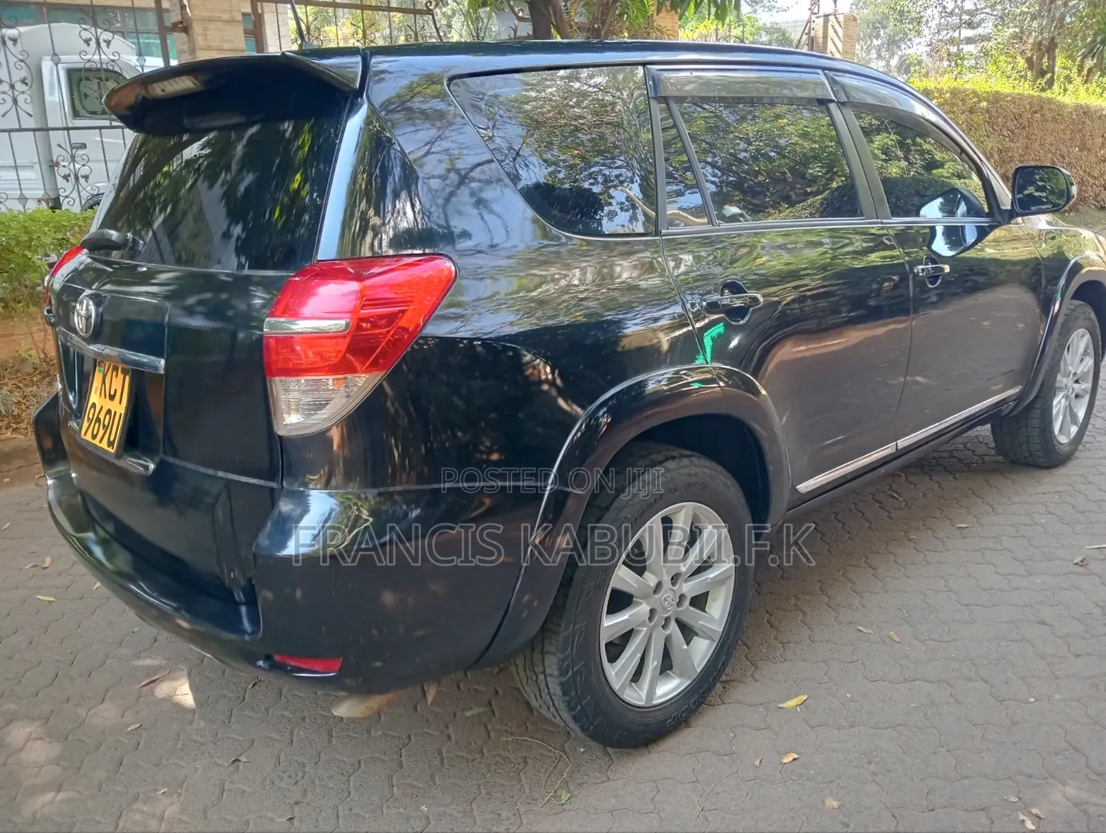 Toyota Vanguard 2012 Black