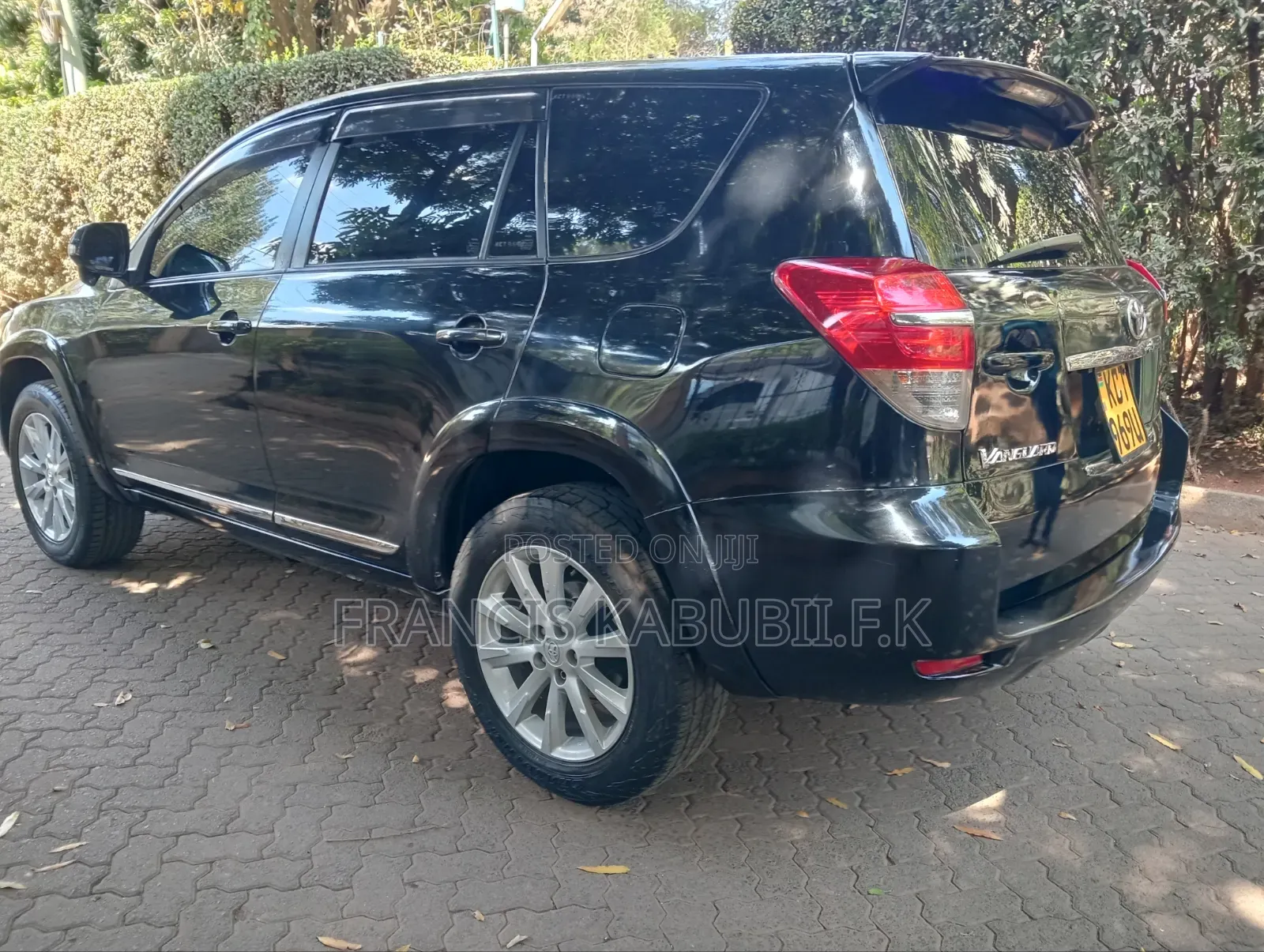 Toyota Vanguard 2012 Black