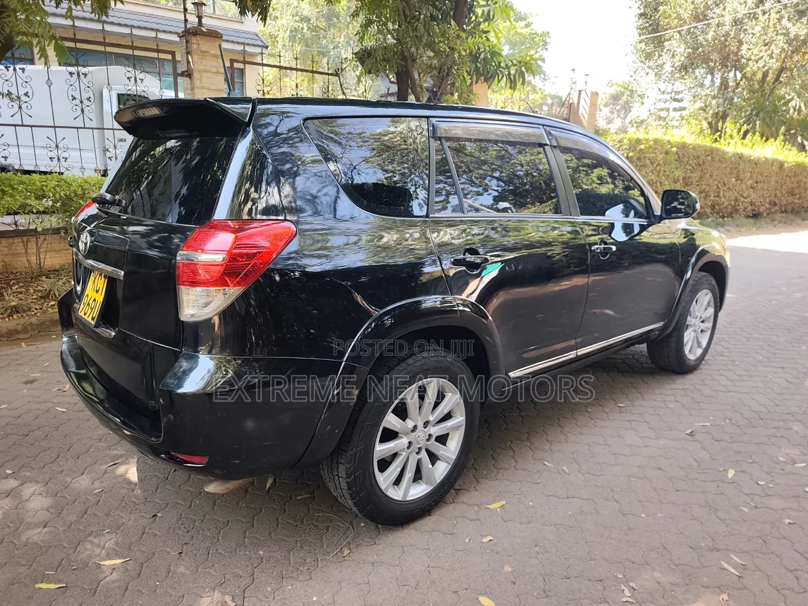 Toyota Vanguard 2012 Black