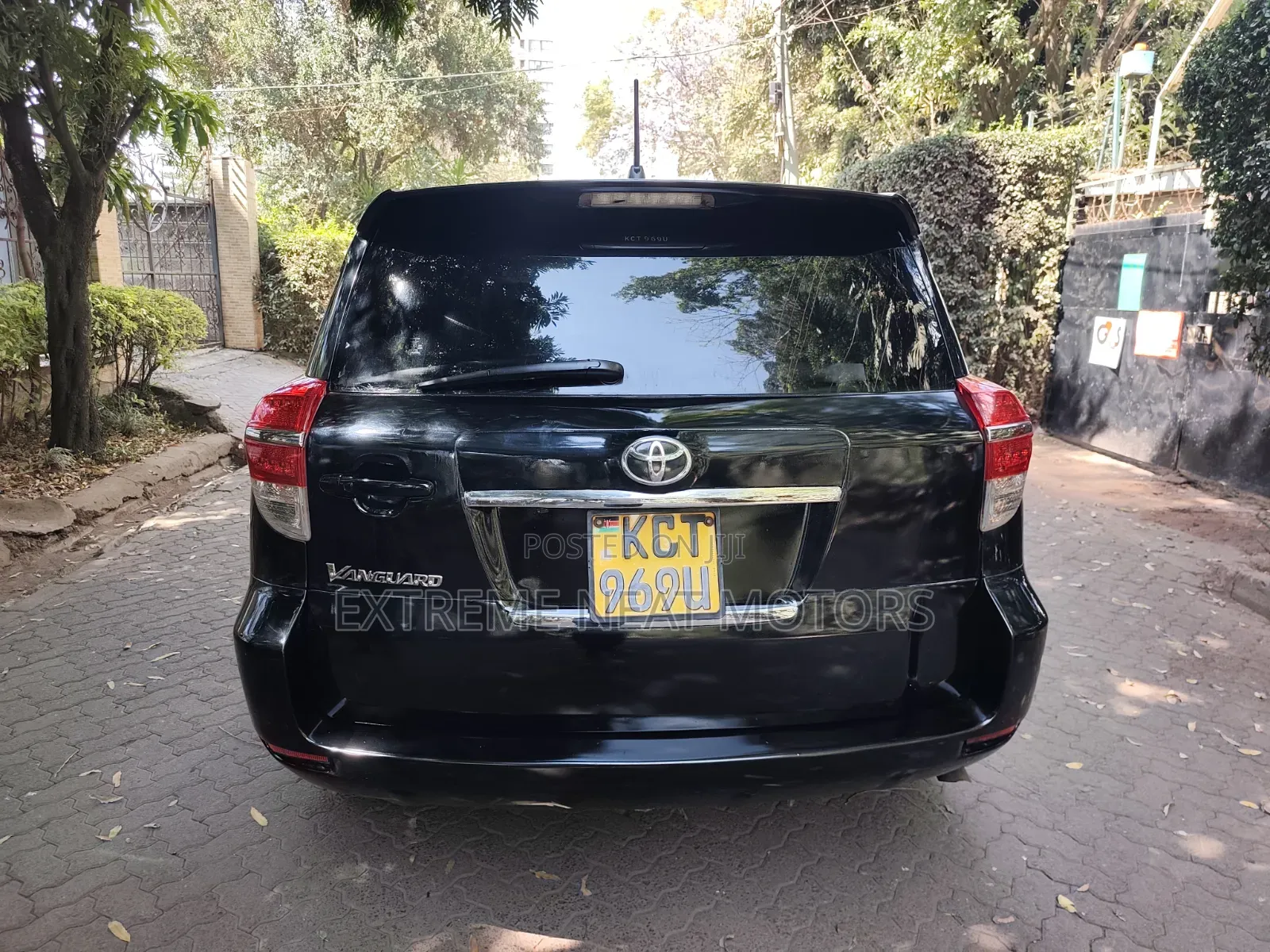 Toyota Vanguard 2012 Black