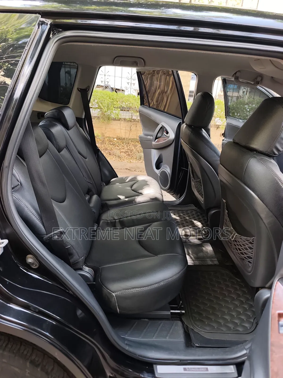 Toyota Vanguard 2012 Black
