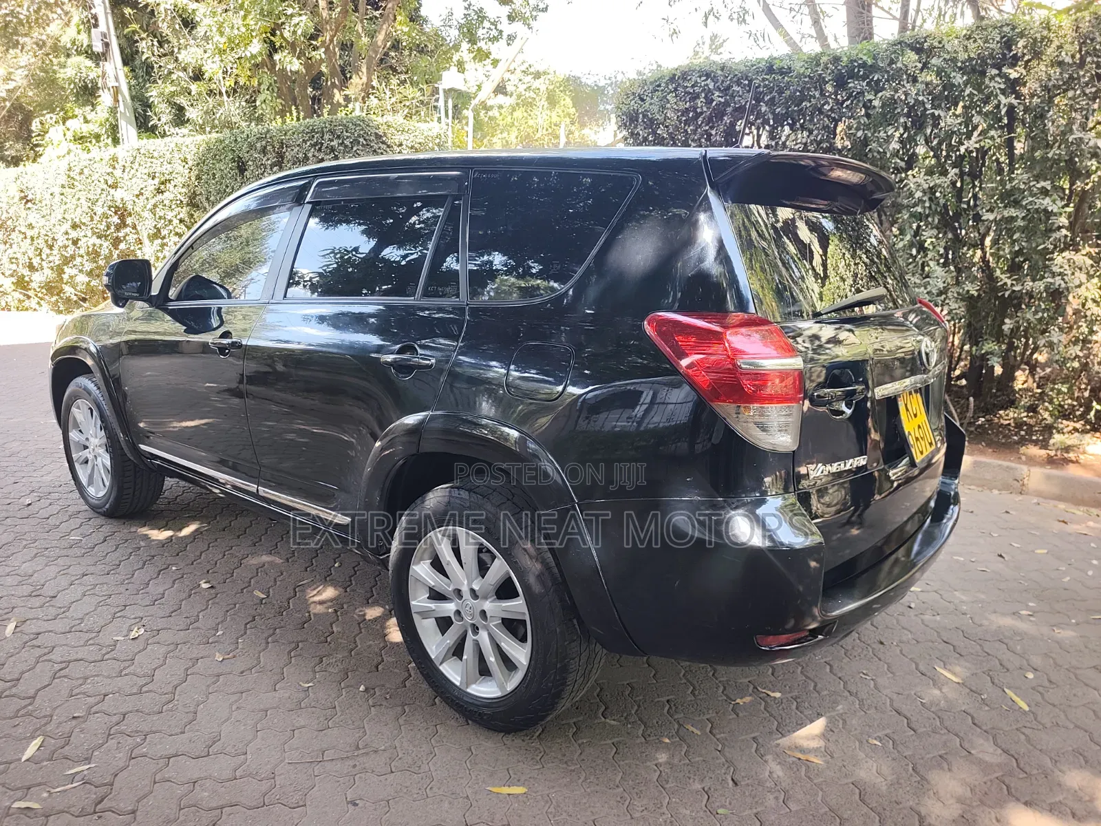 Toyota Vanguard 2012 Black