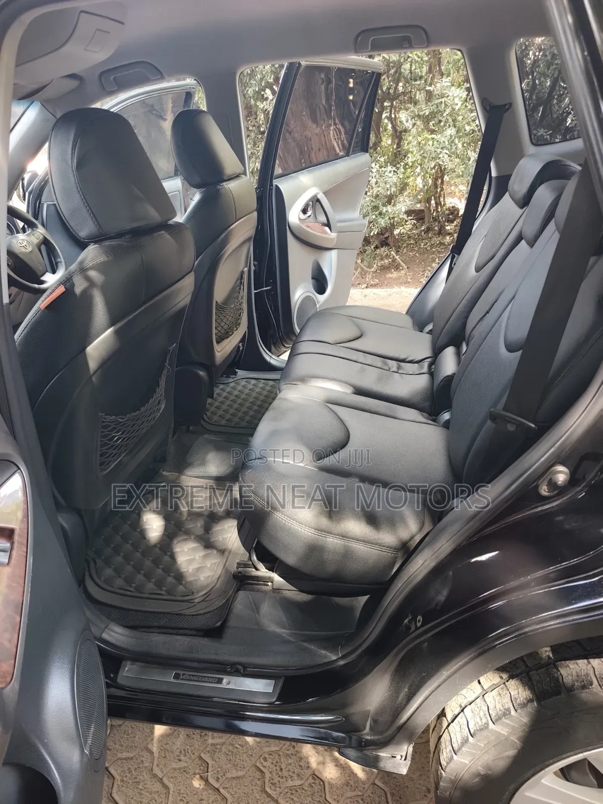 Toyota Vanguard 2012 Black