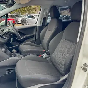 Peugeot 208 2019 White