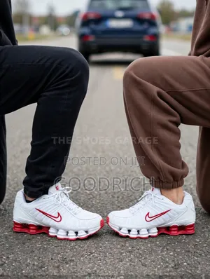 Nike Shox Parlour