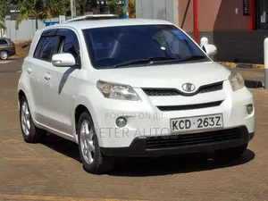 Toyota IST 2009 White